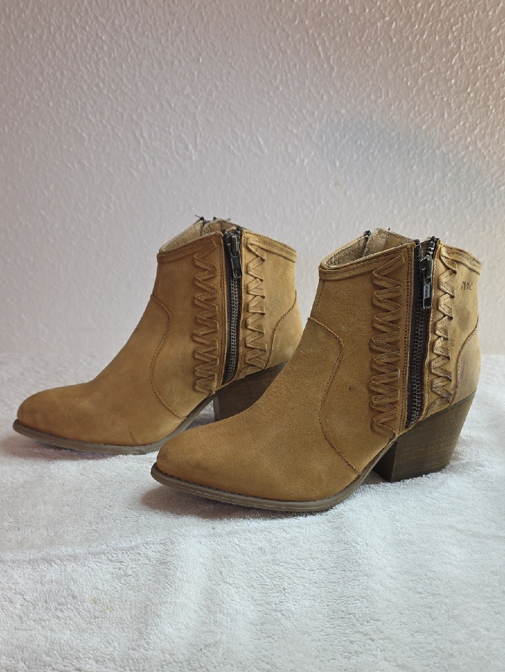 Musse & Cloud Western Style Ankle Booties Zippers On Both Side Ladies 6 New